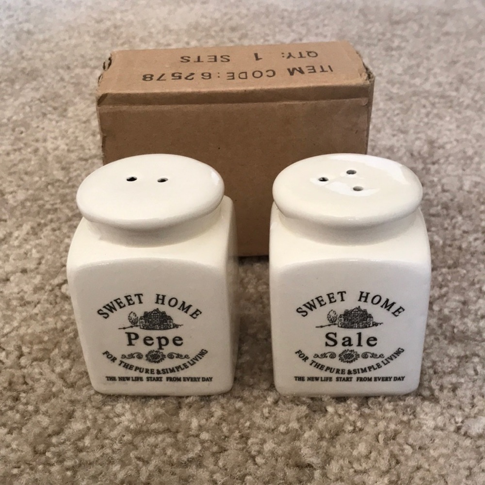 SALT AND PEPPER SHAKERS ITALIAN PORCELAIN BRAND NEW IN BOX